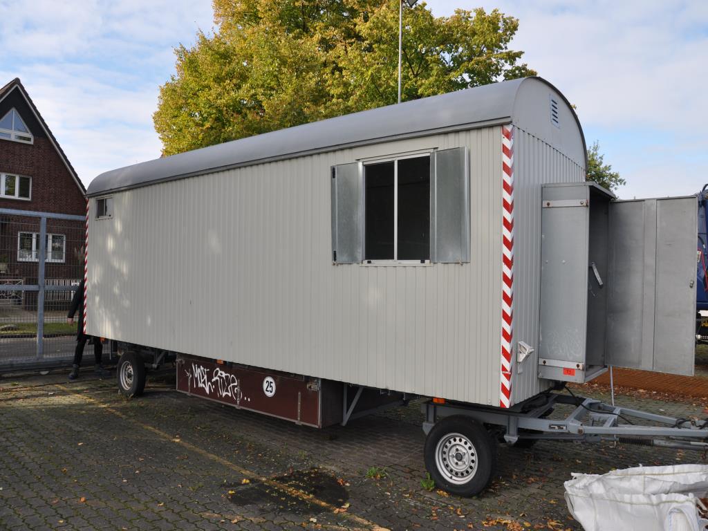 Used Holzbau – Bauwagen – HBU BMD-22 Trailer construction trailer for Sale (Auction Premium) | NetBid Industrial Auctions