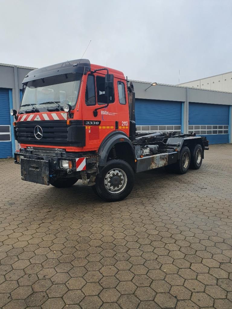 Mercedes-Benz 2638 A 6x6 Truck for tipping skips with loading and unloading device (ex HH-CY 1895)