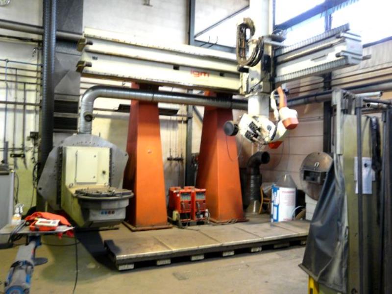 IGM RTi 330 AC robot welder