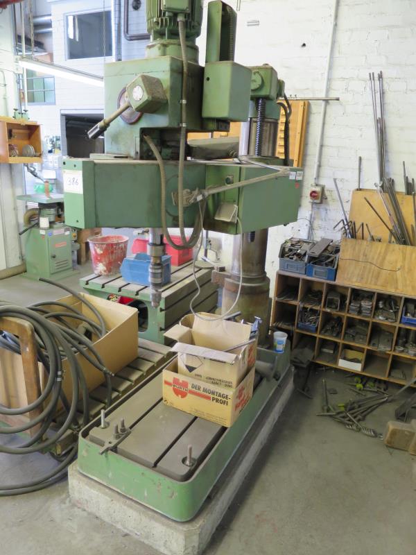 Used Bergonzi F 32 Radial drilling machine for Sale (Auction Premium) | NetBid Industrial Auctions