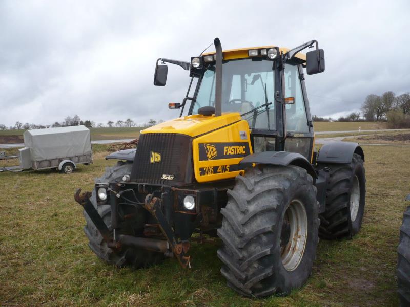 Used JCB Fastrac 2135 4WS farm tractor for Sale (Trading Premium) | NetBid Industrial Auctions