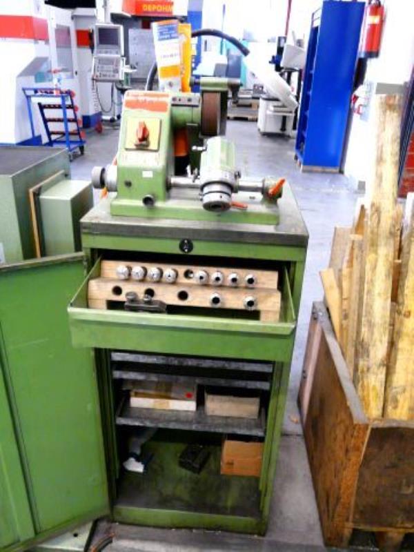 Used Maschinenfabrik Baden-Baden F8SW tool and cutter grinder for Sale (Auction Premium) | NetBid Industrial Auctions