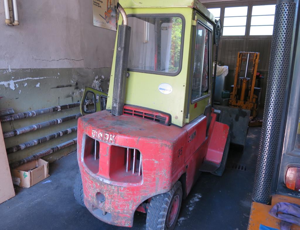 Used Clark C500 Diesel-powered forklift truck for Sale (Auction Premium) | NetBid Industrial Auctions