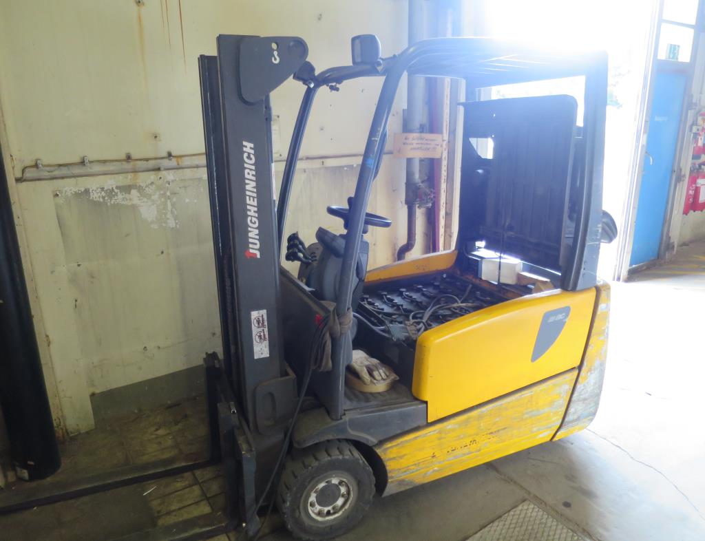 Used Jungheinrich EFG216 electr. forklift truck for Sale (Trading Premium) | NetBid Industrial Auctions