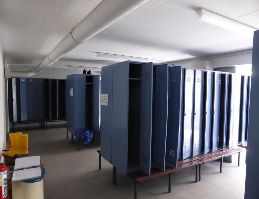 Used 1 Posten Changing room lockers for Sale (Auction Premium) | NetBid Industrial Auctions
