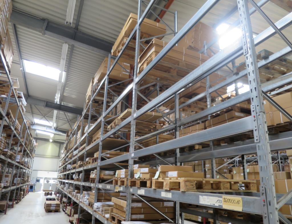 Pallet racks (7 and 8), without contents; ATTENTION: later release by arrangement