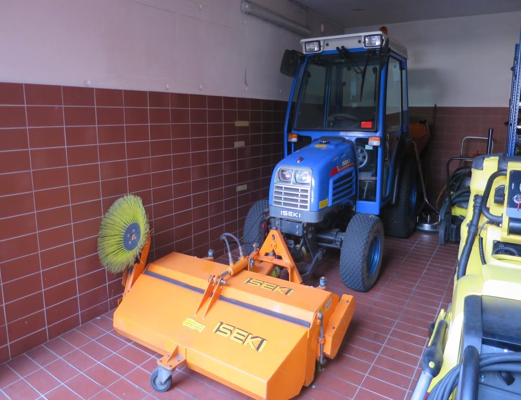 Used ISEKI 3135 Municipal tractor for Sale (Auction Premium) | NetBid Industrial Auctions