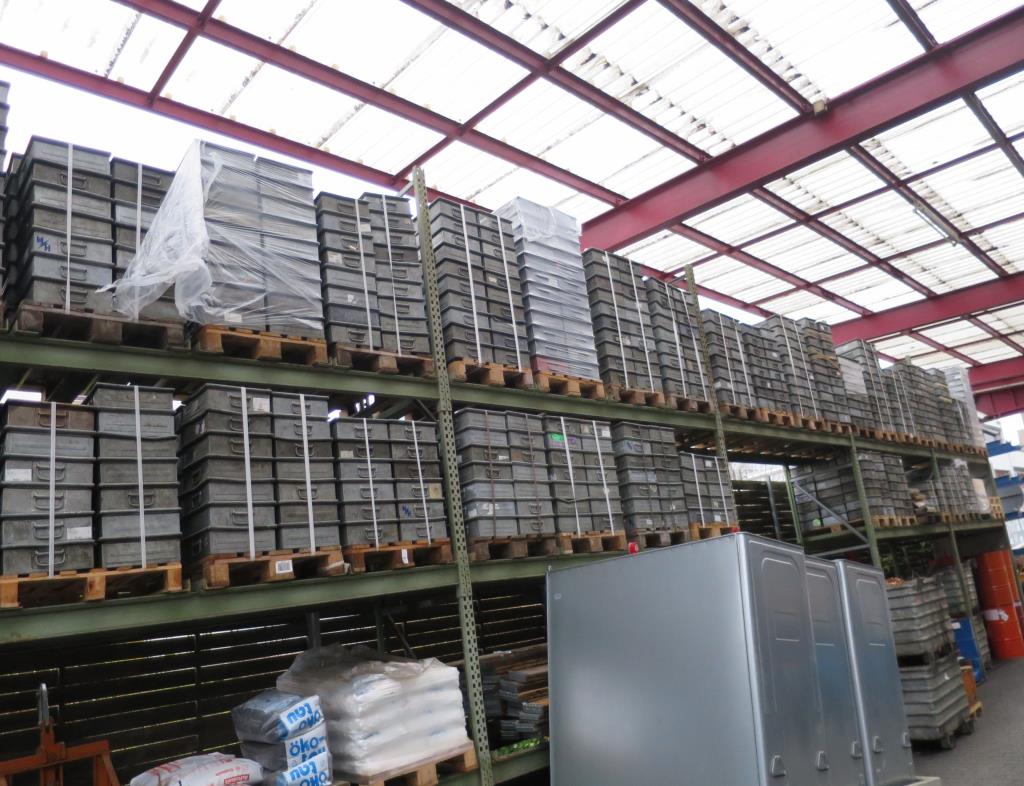 Used 1 Posten Metal stacking boxes for Sale (Auction Premium) | NetBid Industrial Auctions