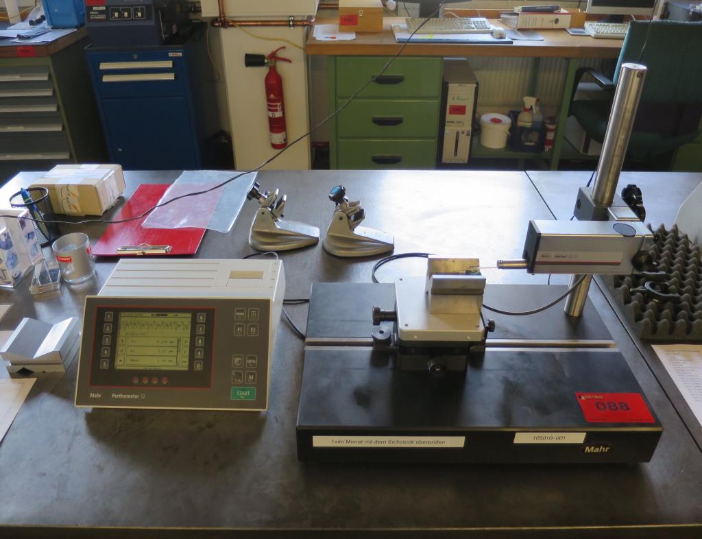 Used Mahr Perthometer S 2 Roughness meter for Sale (Auction Premium) | NetBid Industrial Auctions