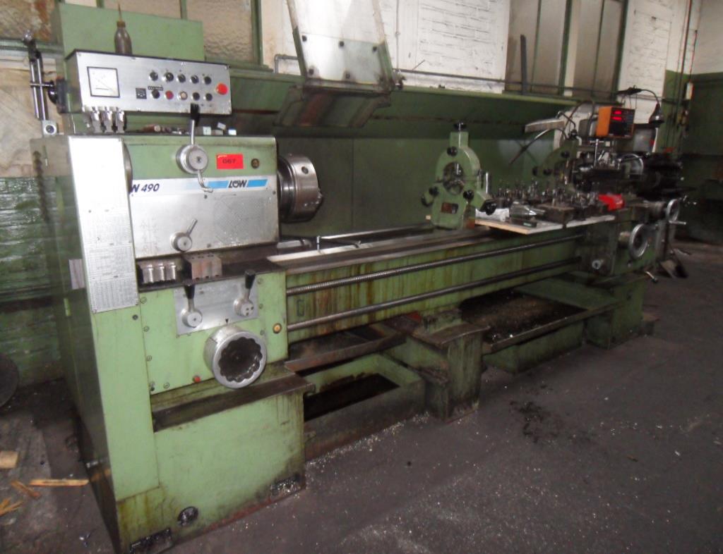 Used Löw W 490 sliding and screw cutting lathe for Sale (Auction Premium) | NetBid Industrial Auctions