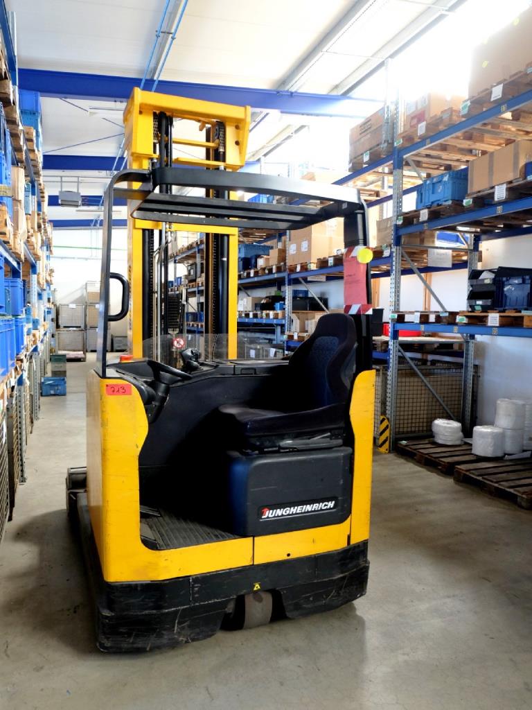 Jungheinrich vermutlich ETV 25 electr. four-directional lift truck - note: knockdown with reservation!