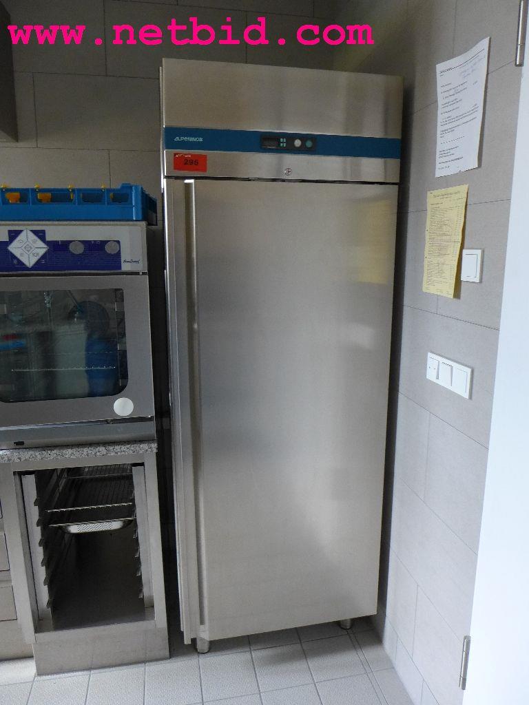 PENNO8 E06N0D1C refrigerator with air circulation