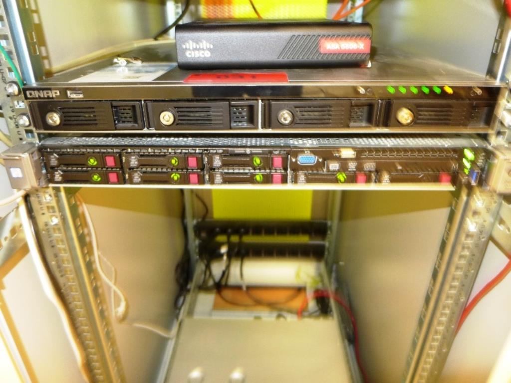 HP Proliant DL360GEN9 SAS 19" server