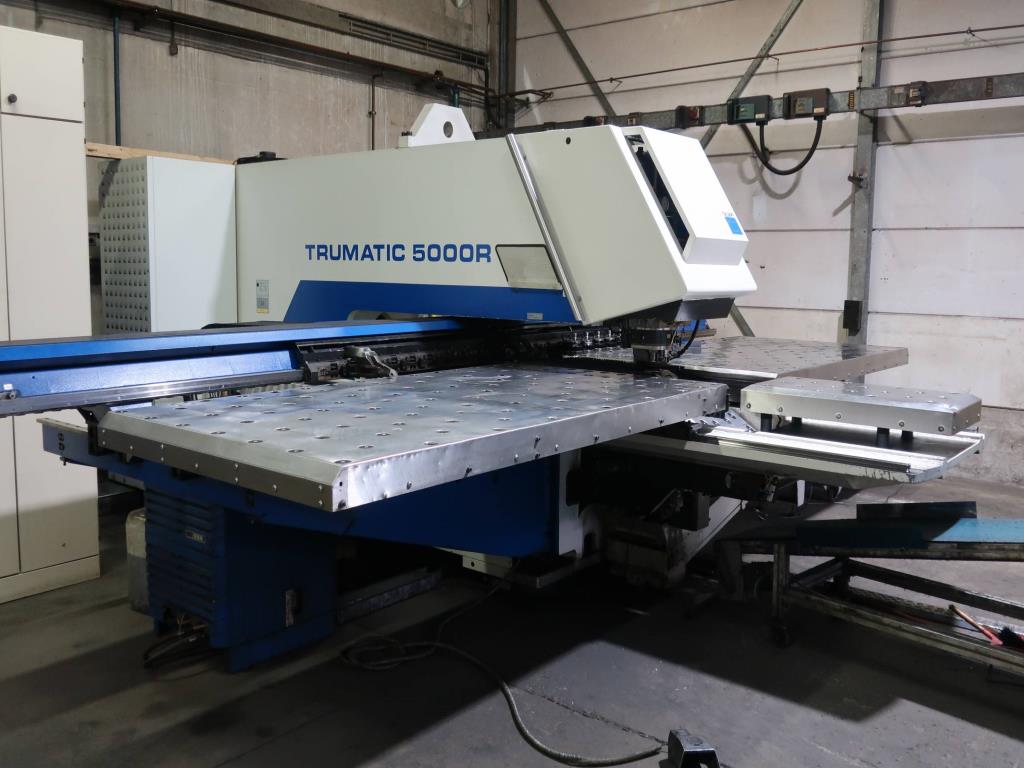Trumpf Trumatic 5000 R CNC stroj za izsekovanje in izrezovanje