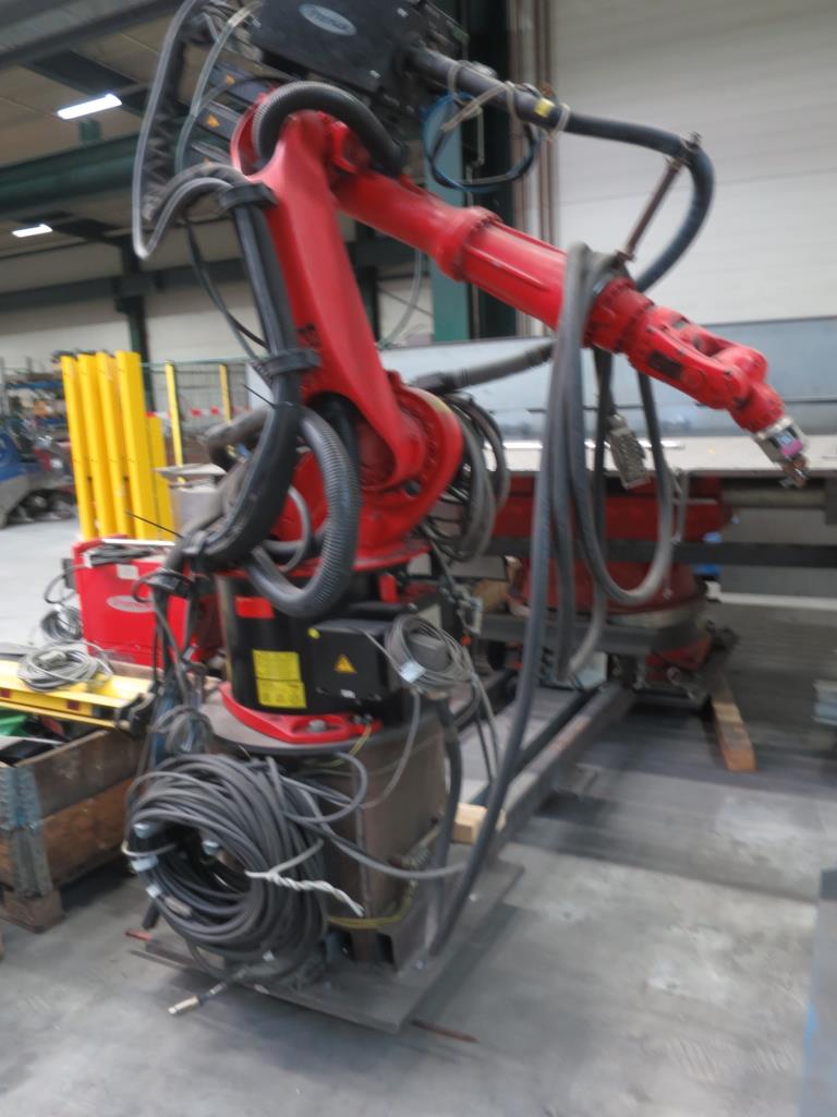 Kuka KR 16 LG 6-axis welding robot system #404