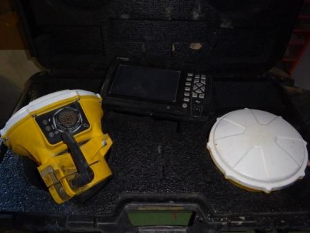 Trimble Items Components of a GPS system