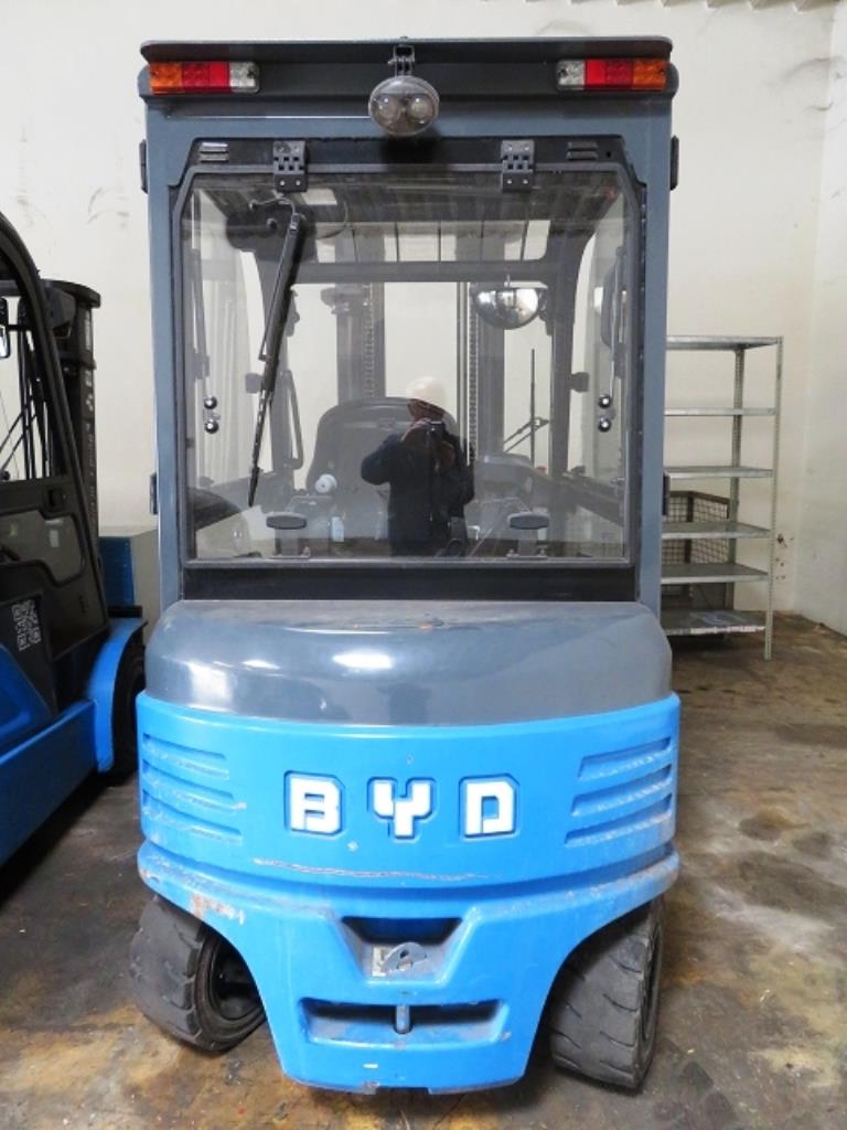 BYD ECB35B Elektrický vysokozdvižný vozík