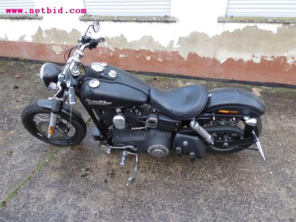 Harley Davidson DYNA Street Bob FXDB Moto