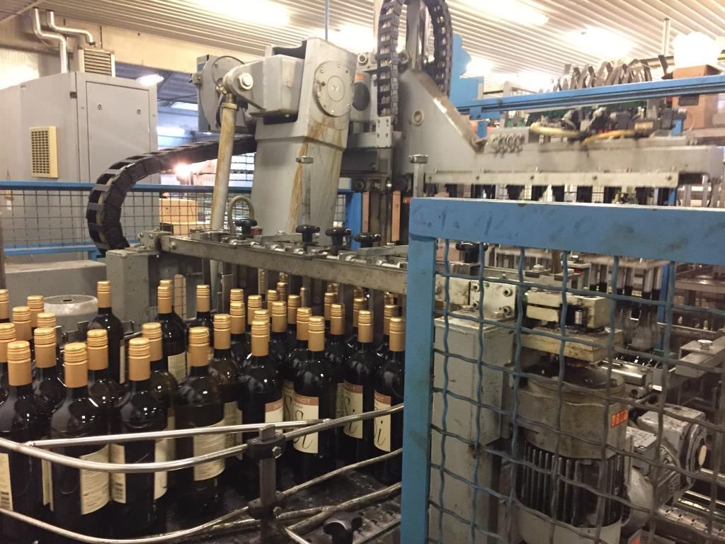 Machines for wine bottling 