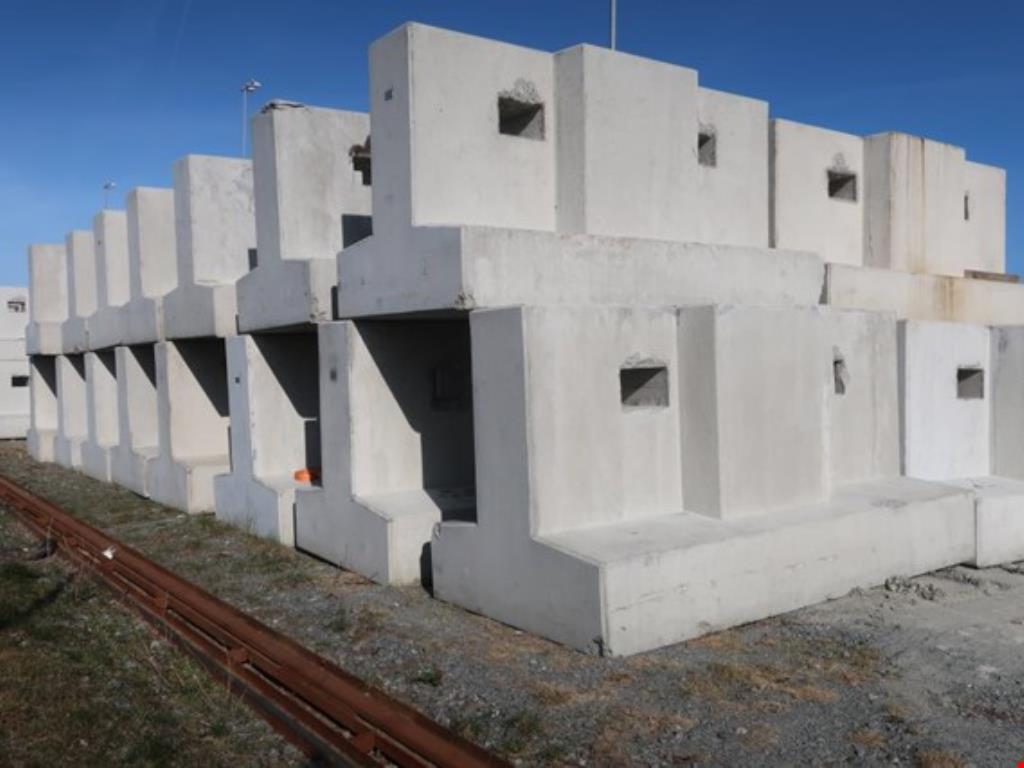 80 concrete support blocks (nacelle) location Bremerhaven (Germany)