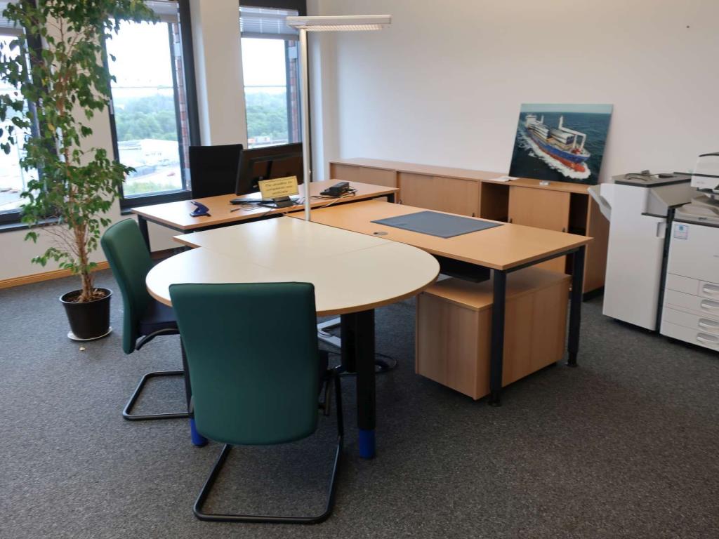 Puestos de trabajo de oficina, equipamiento de salas de conferencias, tecnología de conferencias, almacenamiento de archivos, etc. ex ubicación Osterrönfeld