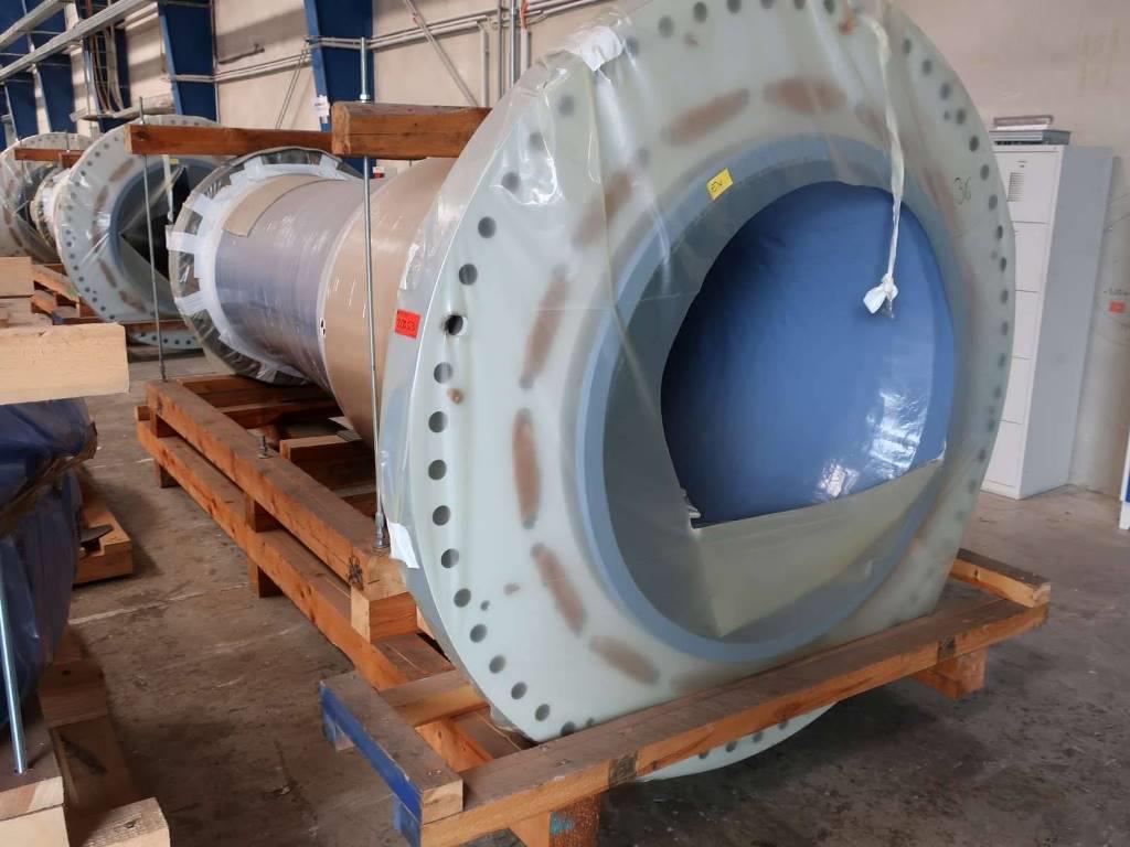 Large components for wind turbines