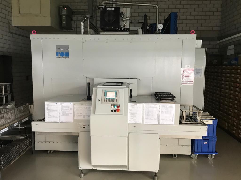 2 cleaning systems in the field of metalworking