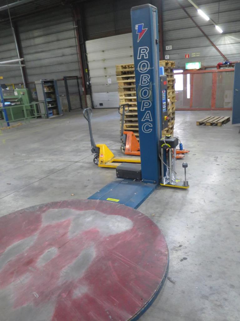 Robopac Rotoplat106/FRD pallet film wrapping device