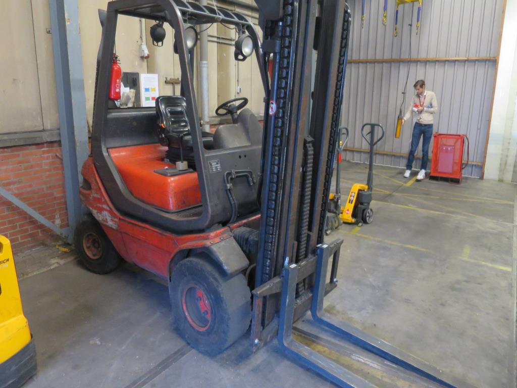 Linde H25T gas-powered forklift truck