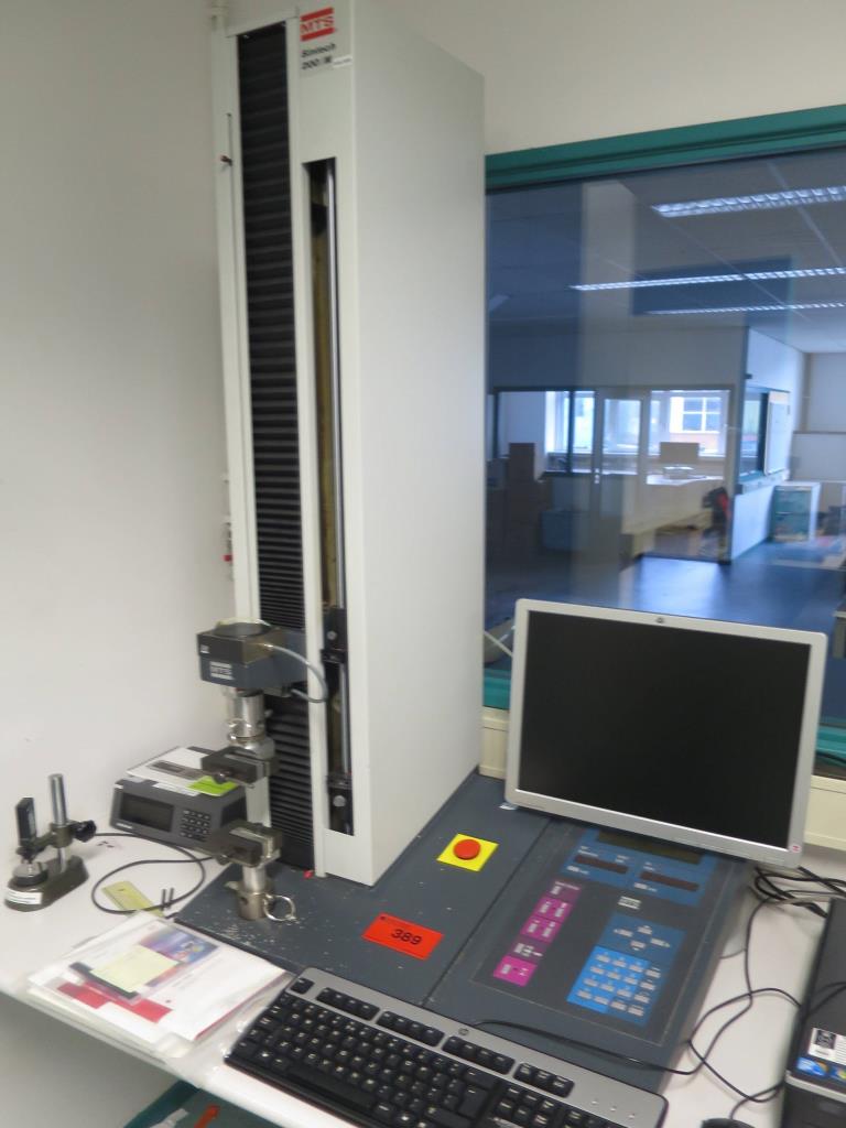 MTS Sintech 200/M Uniwersalna maszyna testująca