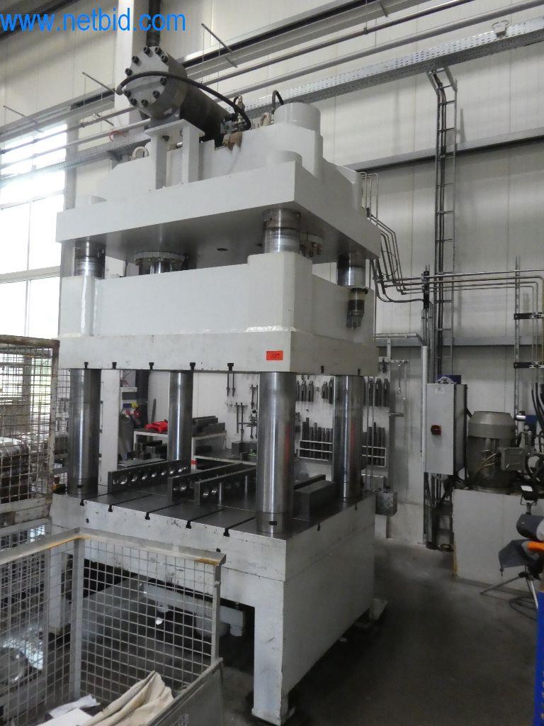 Hochstein four-column hydraulic press