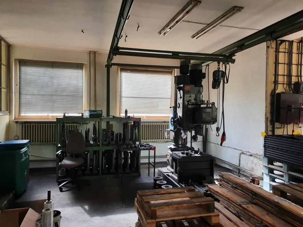 Maszyny, sprzęt operacyjny i biurowy zakładu produkującego motoreduktory