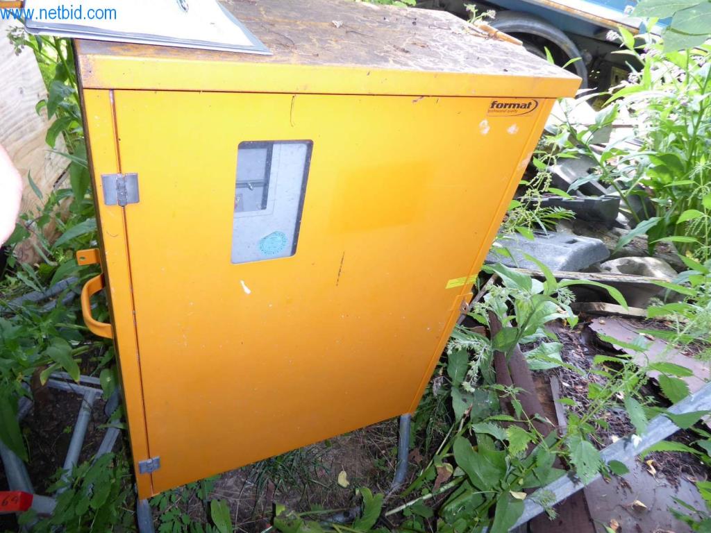 Power distribution junction box