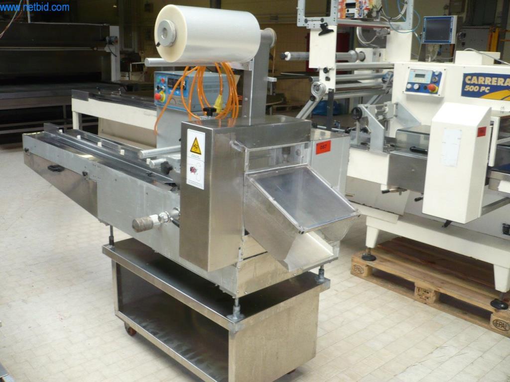 TECHNOPACK Miniflow horizontal form fill and seal packaging machine