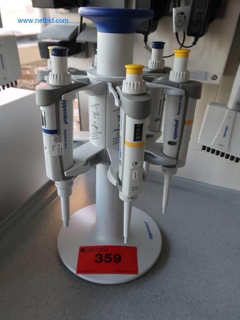 Eppendorf Rotatable pipette stand