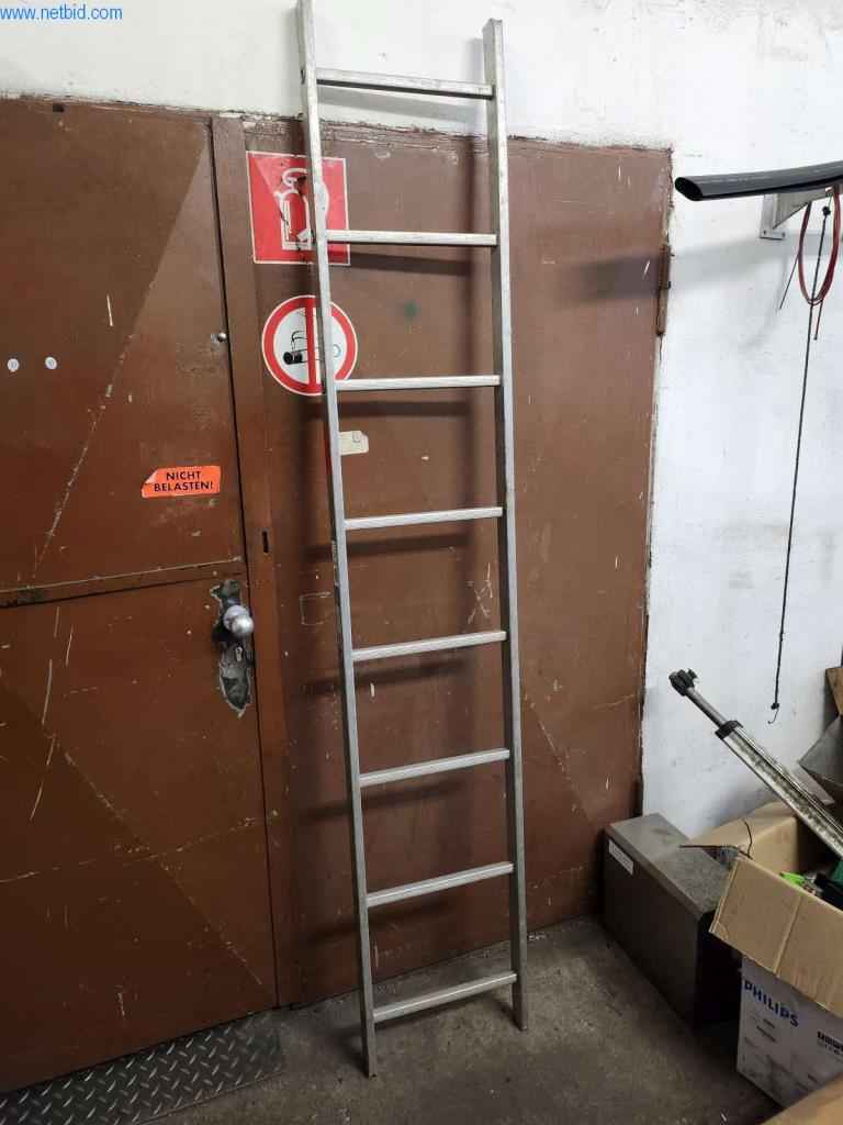 Used Aluminum extension ladder for Sale (Online Auction) | NetBid Industrial Auctions