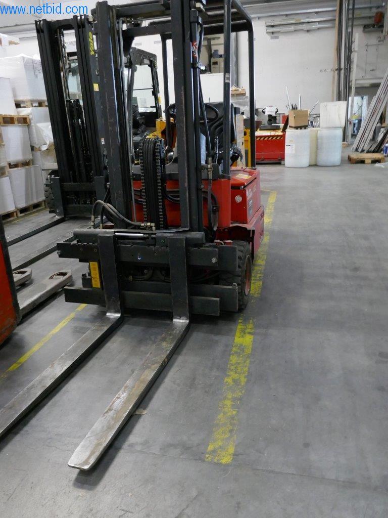 Linde E12 Three-wheel electric forklift - collection only after approval end 12/2022
