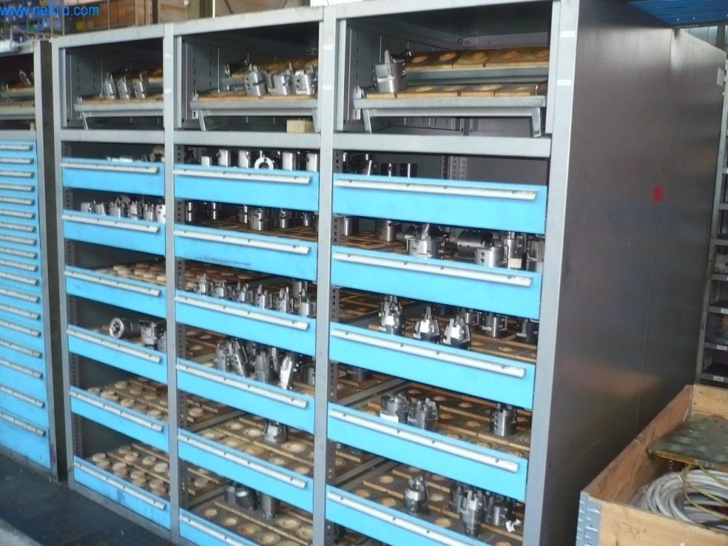 Telescopic pull-out shelves