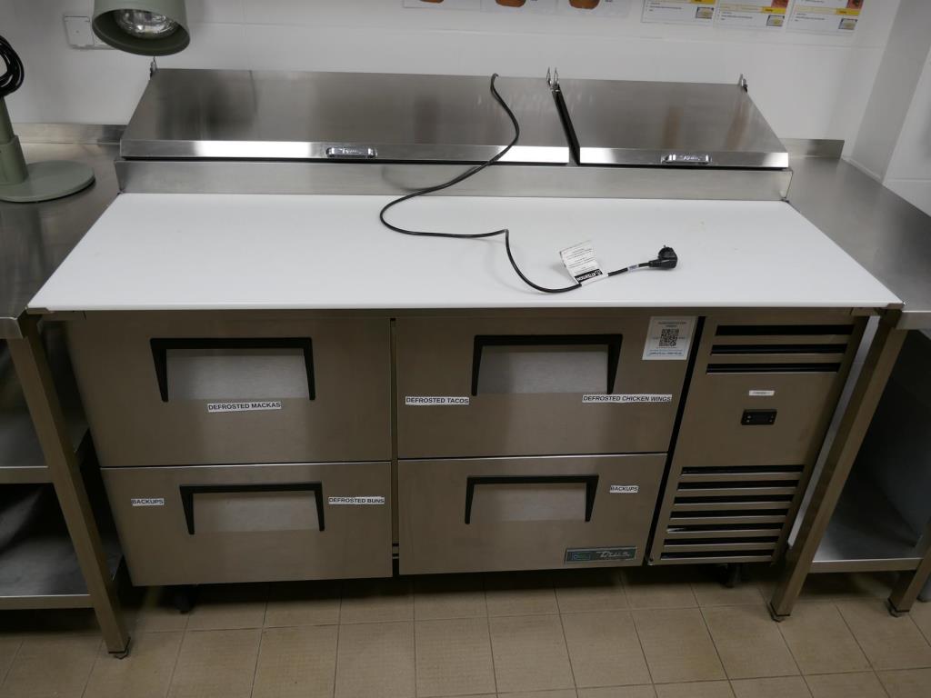 True TPP-AT-67D-4-HC Stůl na přípravu/chlazení pizzy/pokladní stanice