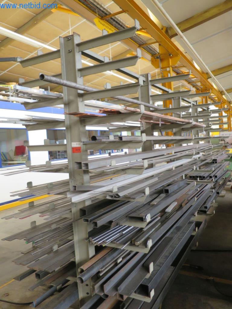 Double cantilever rack