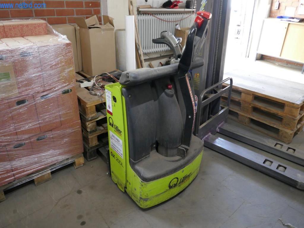 Used Lifter QX20DL Electric low-floor trolley (21) for Sale (Trading Premium) | NetBid Industrial Auctions