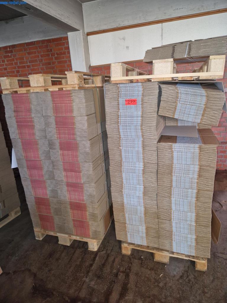 Lot of folding cartons/packaging material kupisz używany(ą) (Trading Premium) | NetBid Polska