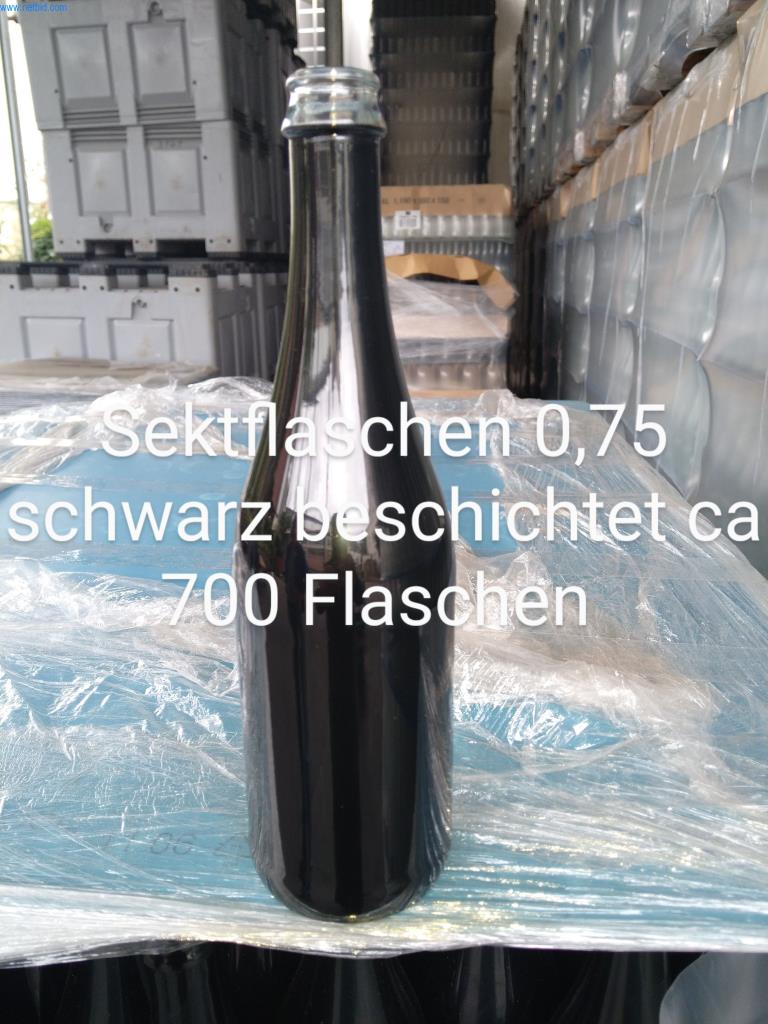 Used 700 Sektflaschen for Sale (Trading Premium) | NetBid Industrial Auctions