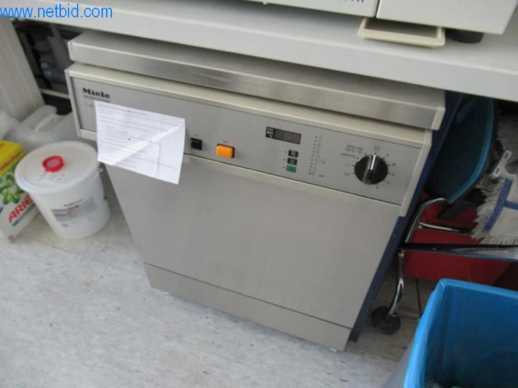 Used Miele G7883 Laborspülmaschine for Sale (Trading Premium) | NetBid Industrial Auctions