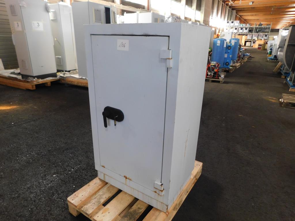 Used Data backup cabinet for Sale (Auction Premium) | NetBid Industrial Auctions