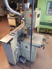 Well-maintained workshop equipment and sharpening and grinding machines