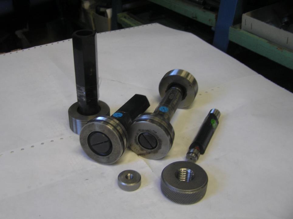 Tool set for machine tools - thread plug gauges