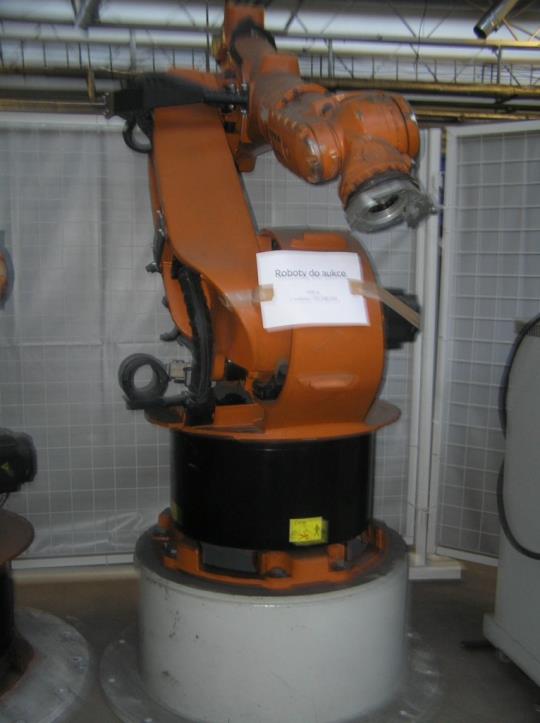 KUKA KR 125/3 2 industrial robots