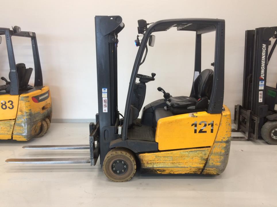Used Jungheinrich EFG 215 Electric forklift for Sale (Auction Premium) | NetBid Industrial Auctions