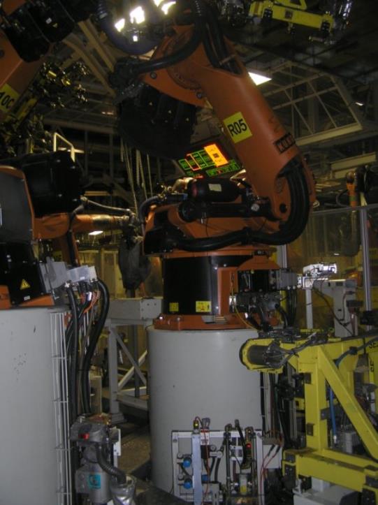 KUKA 8x roboty przemysłowe (AB1 3820)